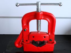 Buy  MACSTROC BENCH YOKE VISE 2â€ / 3â€ / 4â€ from Al Muharik Alaswad W.shop Equip. Tr  in UAE