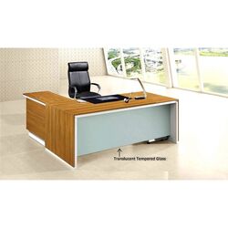 Zelda M225-16 Modern Executive Desk from Mahmayi Office Furniture  Dubai, 