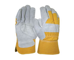 Safety Gloves from Madar Building Materials Dubai, UNITED ARAB EMIRATES