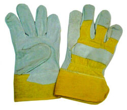 Buy  LEATHER GLOVES  from Safeland Trading L.l.c in UAE