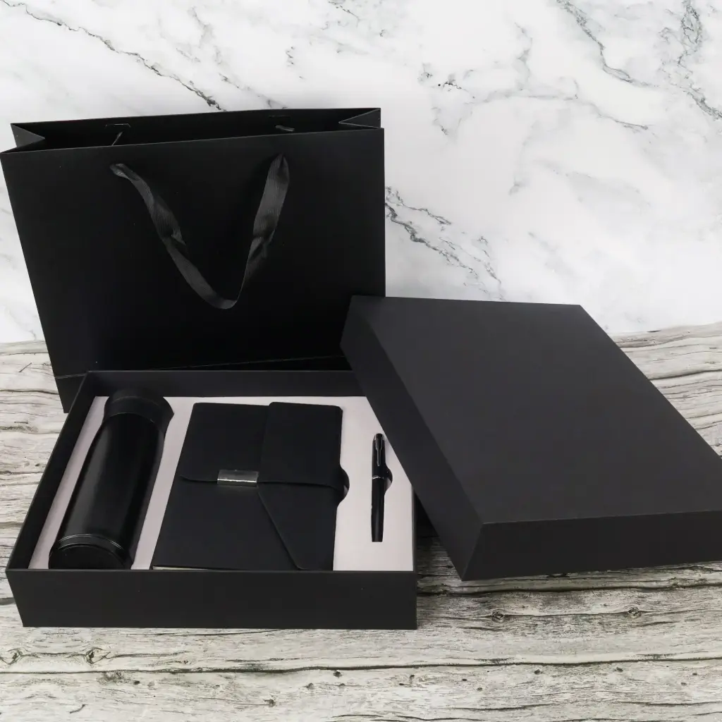 Buy BLAKE HIGHT QUALITY GIFT SET 3 PCS from Concept Plus Trading in UAE