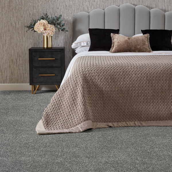 Polaris Luxury Saxony Carpet - Interiors in UAE Marketplace